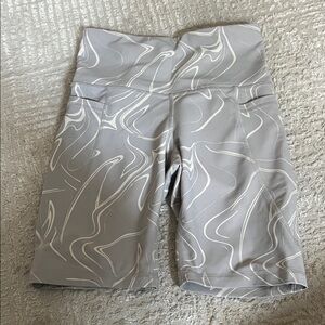 Old Navy Women's Gray Swirl Bike Shorts